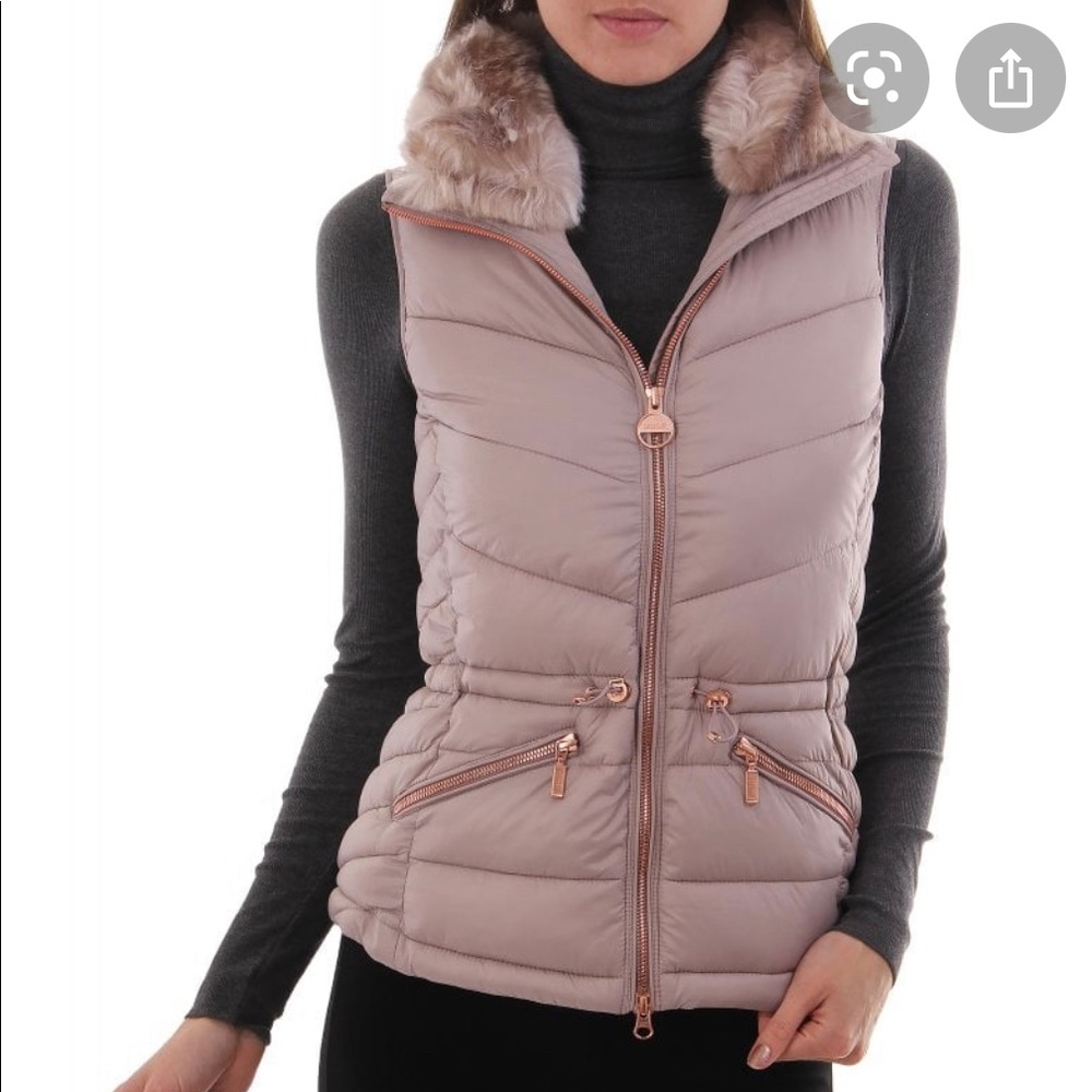 Barbour vest. Removable faux fur collar.